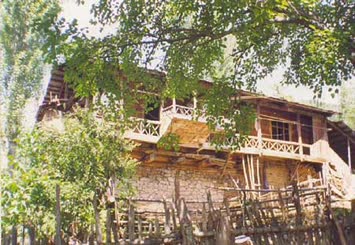 KÖY EVLERİNDEN BİRİ