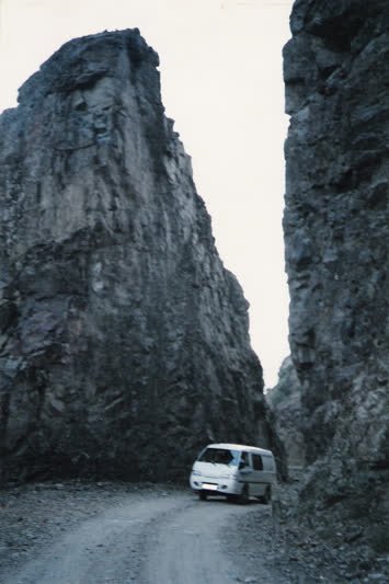 Ilıcaya Giderken Geçit