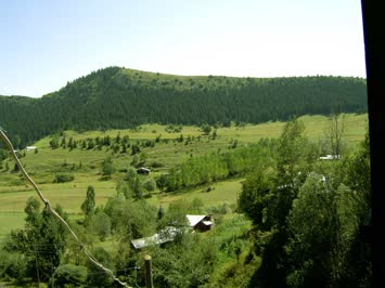 Köyden bir bölüm