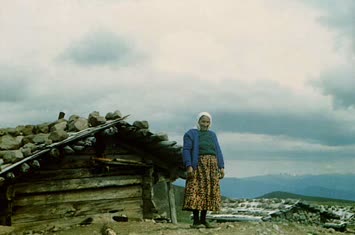 Babaannem Elo Nenenin Yaylasının Önünde - Haziran 1989