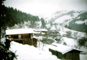MAHALLE KARLAR İÇİNDE