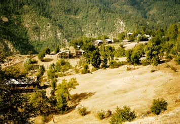 Kediyel Mahallesinden Bir Görünum / Corakli Köyü / 1993