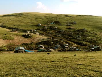 Koyunlu Köyü Yaylalarından bir görünüm 2005