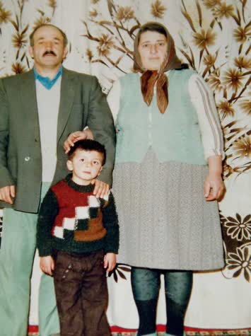 Manevi ananem ve babam tarihi bende hatılamiyorum sanirm 1985