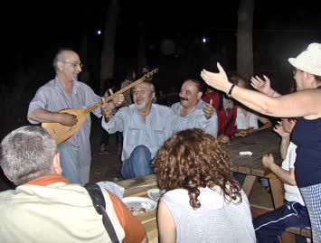 Harfana Geceside Vardı / Sazıyla Nedret ve Şavşat Korosu / 28 Mayıs 2006