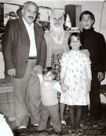 Şerafettin TORUN ve Ailesi yıl 1982