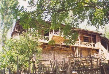 Küplüce(Sinkot) Köyünden bir ev manzarasi