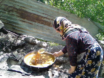 pekmez kaynatirken