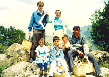Et dagitirken;Ümit Celik,annem,ismail Celik,Baris Celik ben ve kardeSim ceyhun