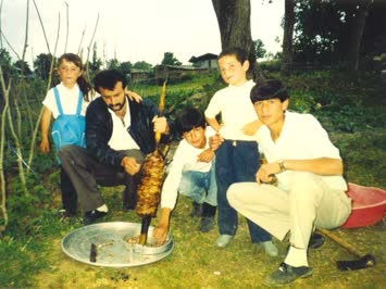 Heyt be dönere bak..Haci Turan,Rahim ve Turgut turan,ben ve kardeSim ceyhun....
