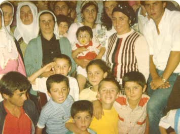 Cuvarepta Necmiye halam ve Nurdogan abi’nin dügünden toplu resim...