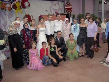 ALLAH BiR YASTIKTA KOCAMAYI NASiP ETSiN KARDESiM...BAHTIN ACIK OLSUN...(HACOGiLIN SABAN YILDIZIN KIZI NALAN’IN DÜ?ÜNÜNDEN...)