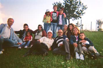 Nislatada Akrabalar ile Birlikte