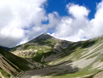 Secedil / Cindagi Yayla Yolundan Görünüm / Cin Dagi / 25.07.2006