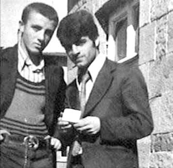 Sağda Ben Solda Caratlı ağabeyimiz Fikri Altun. Sağlıklı emeklilik yılları diliyor, saygılar sunuyorum. / 1973 Cilavuz Hatırası