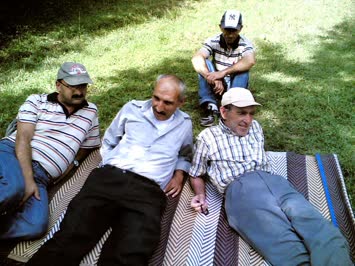 gölgede yatanlar