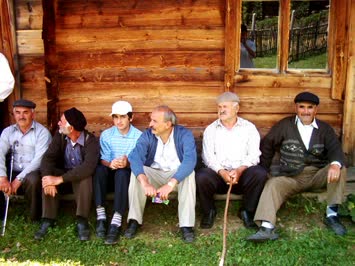 Cuma Sonrasi Cami Önünde Sohbet 04/08/2006 Mustafa ZENGiN