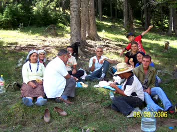 BİR GRUP ÇARTÜLETLİ