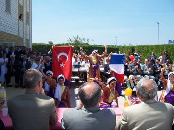 FRANSA’da BIR CAMI ACILISI