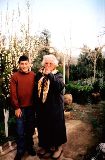 S.Karaosmanoğlu ve torunu Mahir