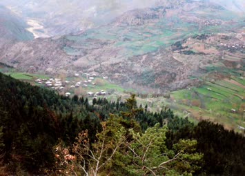 sirtlardan sinkot manzarasi