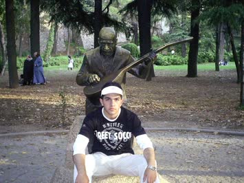 İstanbul gülhane parkı Aşık veysel heykeli...