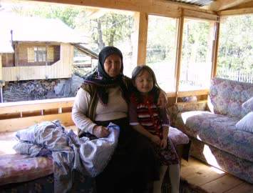 Öykü ve anneannesi