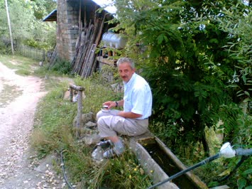 şadi kızılaltun.kurun başında kahve keyfi