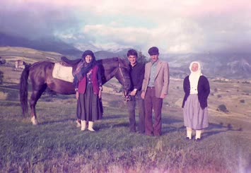 GÜLSiRAZ NiNEMiN ANISINA