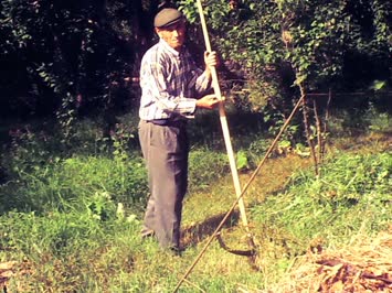 babam bahceyi bicerken 09 Agustos 2006