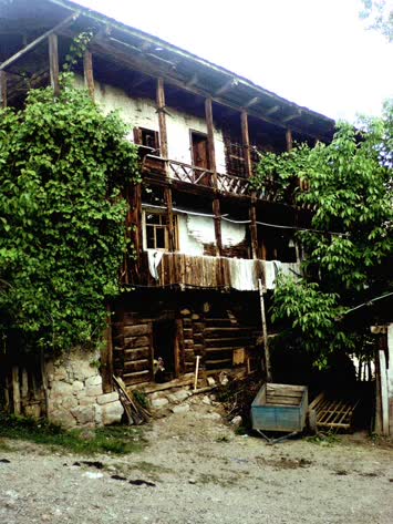 Hamza ve Azmi dedenin 1 asirlik evi