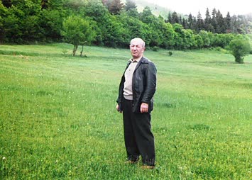 Köyde yokuşun başlarında ki çayırlarda,Nihat KAYA/Emekli