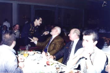 Cadde Bostan Maksim Zamanı, Mahsunun Konserinde Arkadaşlarla-Nihat Kaya/Emekli