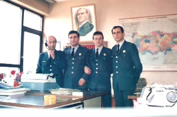 ESKİ, GÖREV ARKADAŞLARIMLA MASAMDA - Nihat KAYA/Emekli