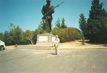 ŞEHİTLİKTE BİR KAHRAMAN’IN ÖNÜNDEYİM-Nihat KAYA/Emekli
