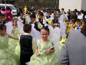 Kızım Öykü 23 Nisan Törenlerinde