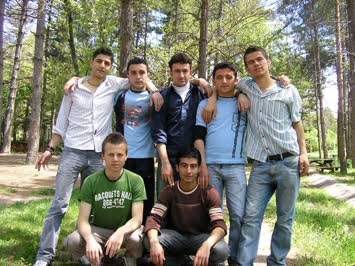 Arkadaşlarimla Piknik Yaparken