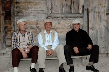 Soldan Muhtar Rasim Tekin, İbrahim Aliz, Erdinç Yalduz