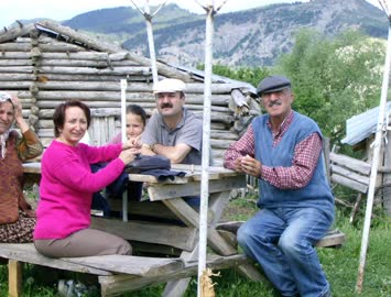 Gülfer - Erşan - Nuray Altun ve çocuklar