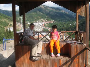 Efkar Tepesinde Köşkide Uğur ve Doğa