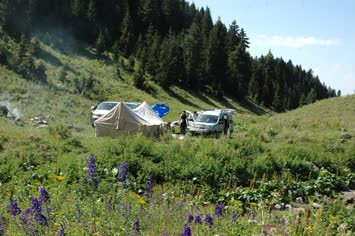 balık gölünde kamp