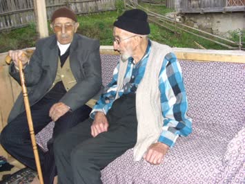 Köyümüzün,ihtiyar delikanlılarından-Arslan KAYA ve Eminşah ÇAKMAK//Nihat KAYA