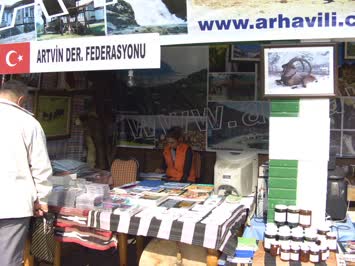 ARTVİN Der.Federasyonunun Kadıköy’deki sergisinden-Nihat KAYA-08.10.2007
