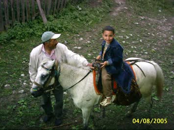 BABAM MİKAİL YILMAZ VE YEĞENİM MUHAMMETALİ YALANIZ 