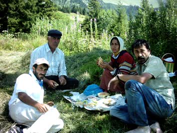 sarikiyada öğlen yemeği