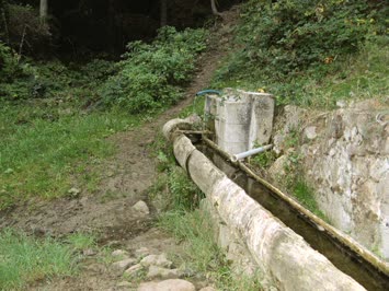 mahallemizin tek pınarı köye içme suyu gelince fazla ilgilenen olmamış