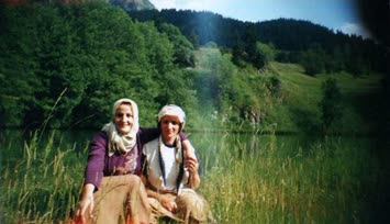 annem ve teyzem (a.koyunlu balık gölü)