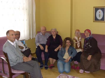 İki  enişte,kız kardeşlerim eşim ve bir yeğenimle