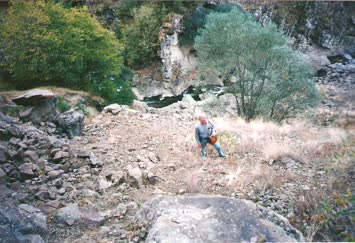 Köyümün,sulama suyu kanalında,uçurumlardayım-Nihat KAYA-11.12.2007 