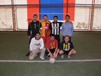 Vazgeçilmez tutkumuz Futbol / Bazen seyirci , bazen oyuncu